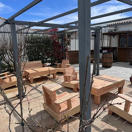 Le Concept Hotel Les Portes-en-Re Bagian luar foto
