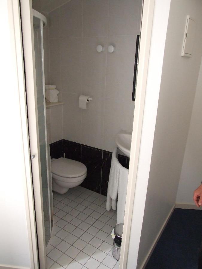 Le Concept Hotel Les Portes-en-Re Bagian luar foto