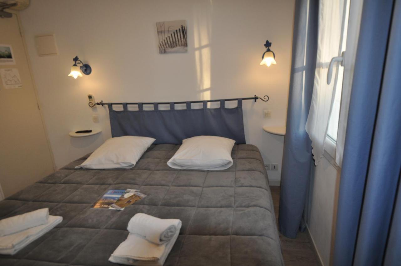 Le Concept Hotel Les Portes-en-Re Bagian luar foto