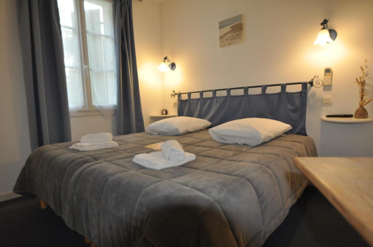 Le Concept Hotel Les Portes-en-Re Bagian luar foto